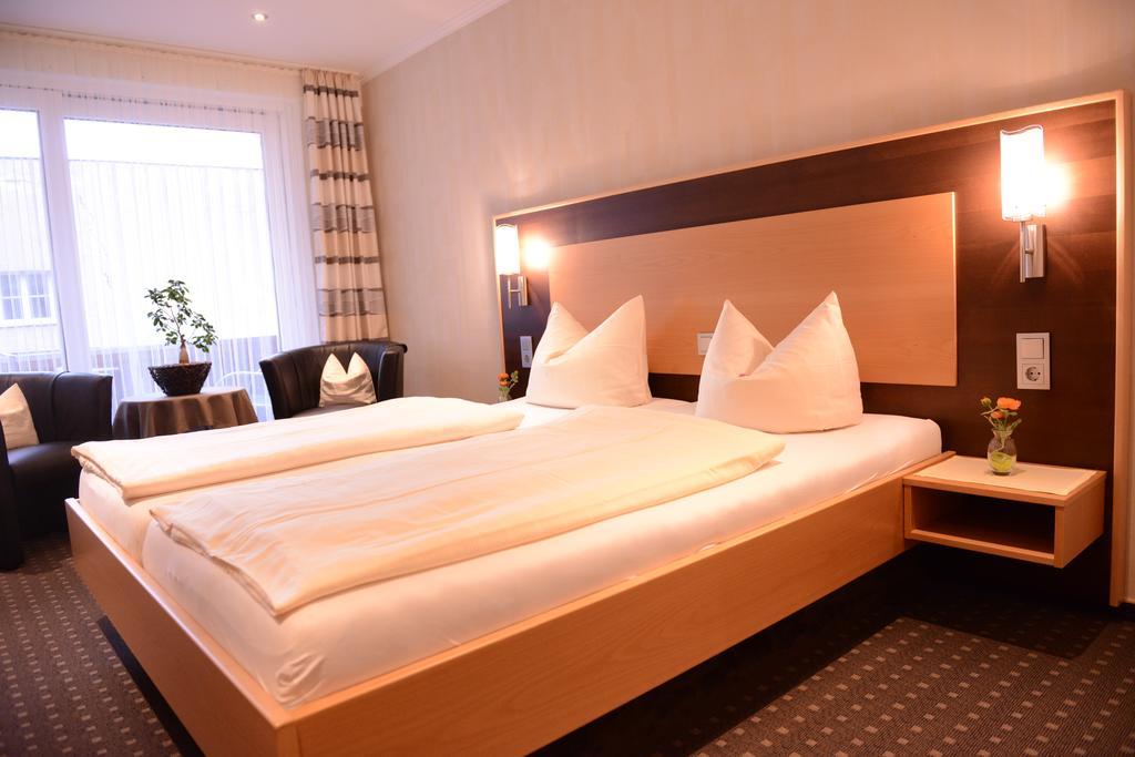 Hotel Moselterrasse Ediger-Eller Zewnętrze zdjęcie