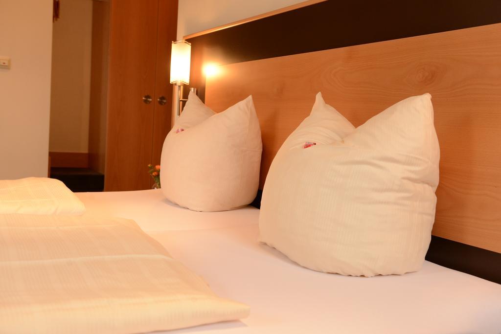 Hotel Moselterrasse Ediger-Eller Zewnętrze zdjęcie